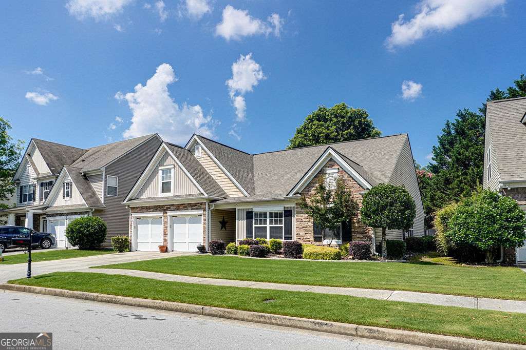 2423 Walnut Tree LN
