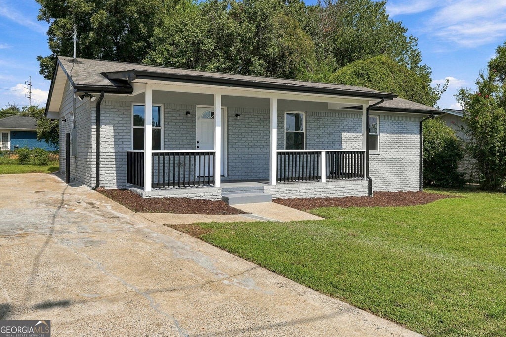 Photo of 1471 Holcomb Avenue, Atlanta, GA 30344 (MLS # 10854006)