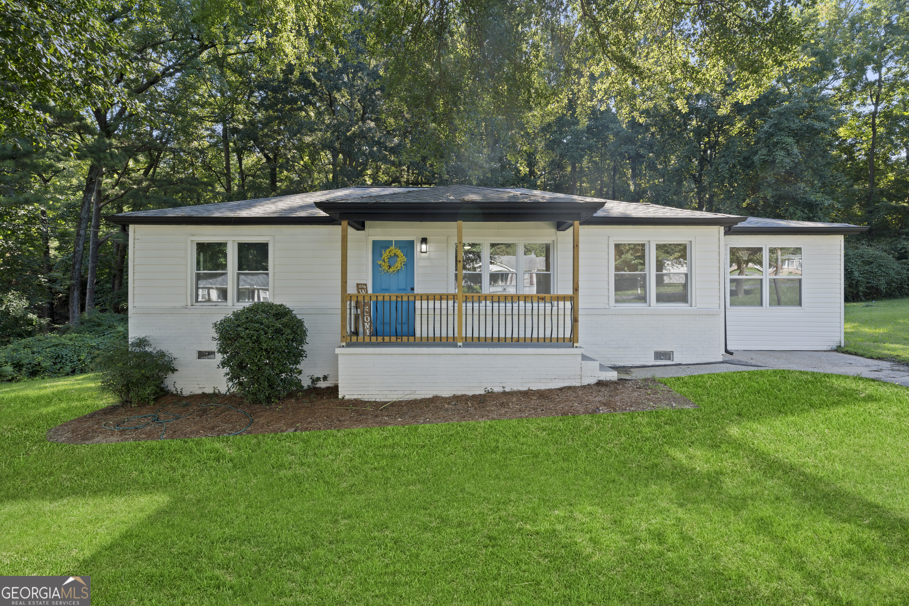 5205 Silhouette LN SW