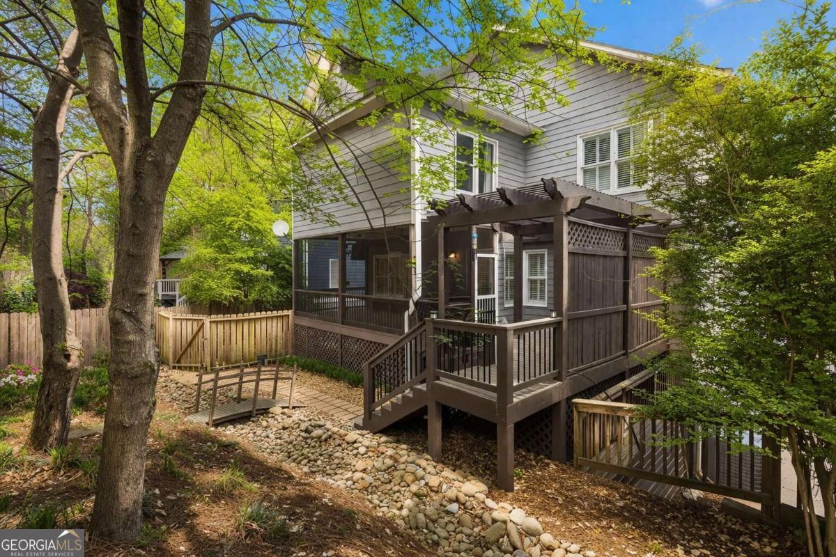 2141 Adams Overlook NW