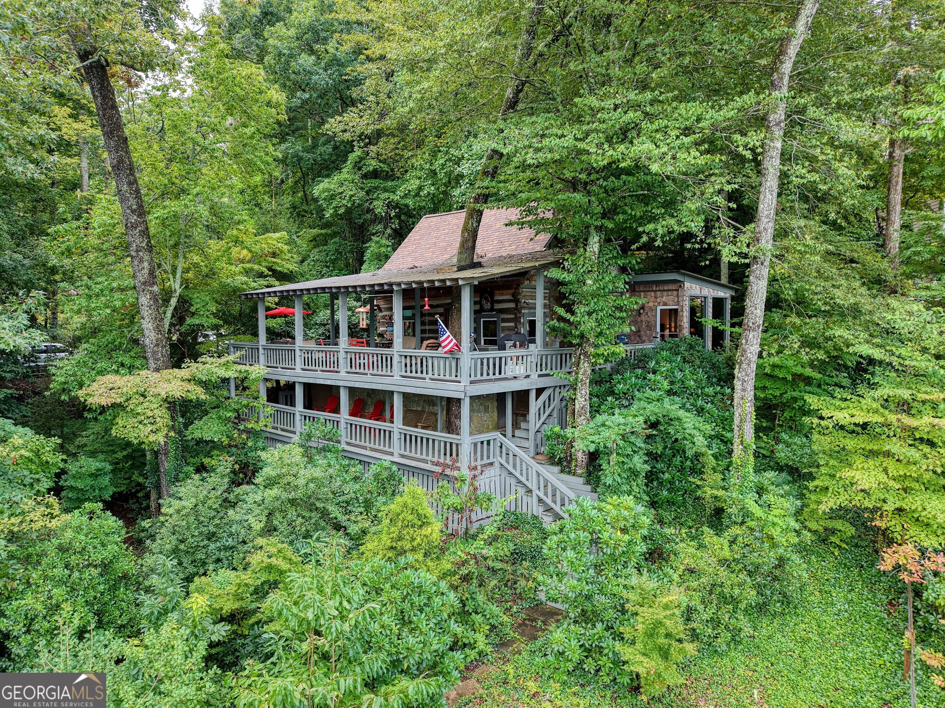 1295 Laurel LN
