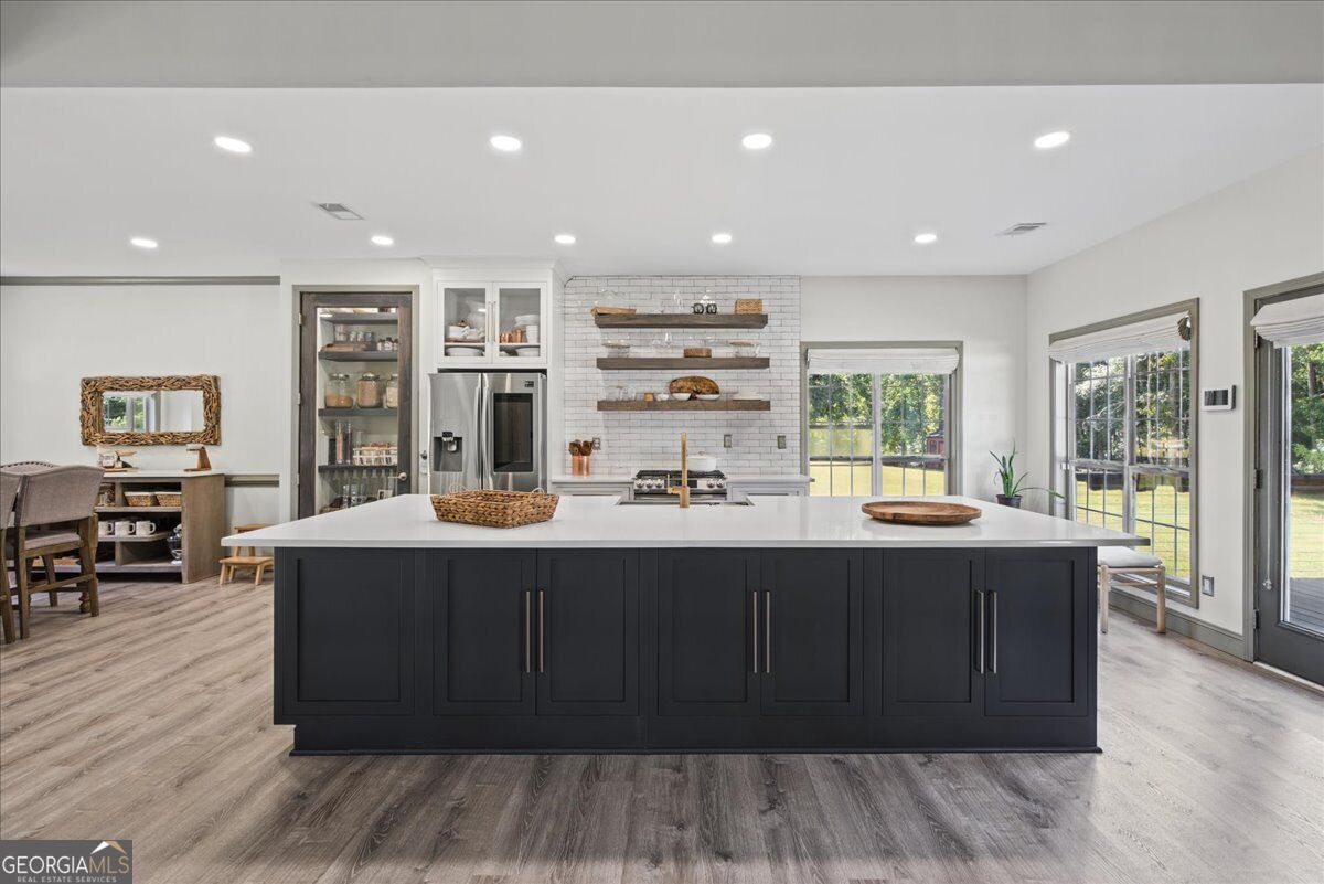 136 Huntcliff TRL
