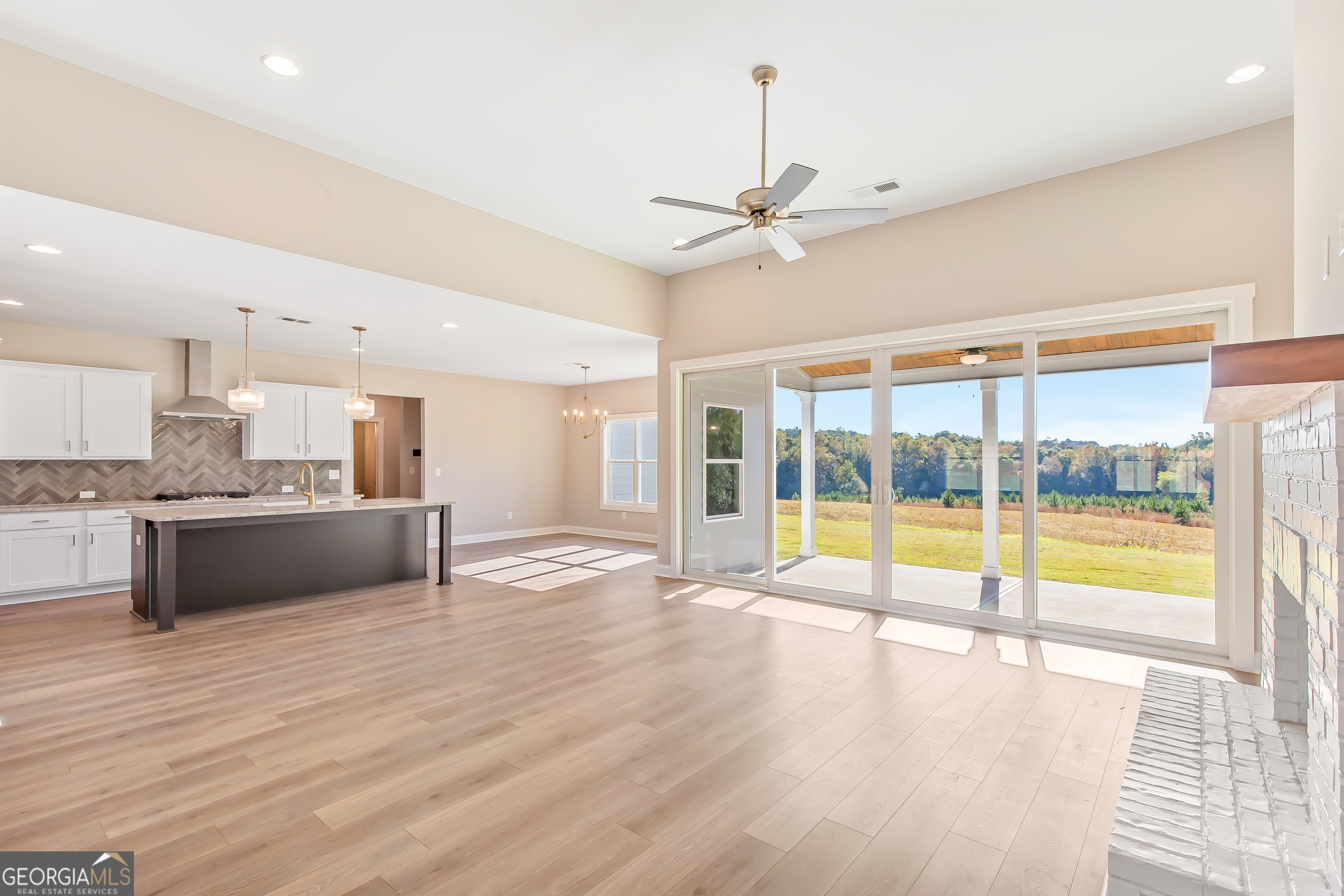 106 Red Oak LN