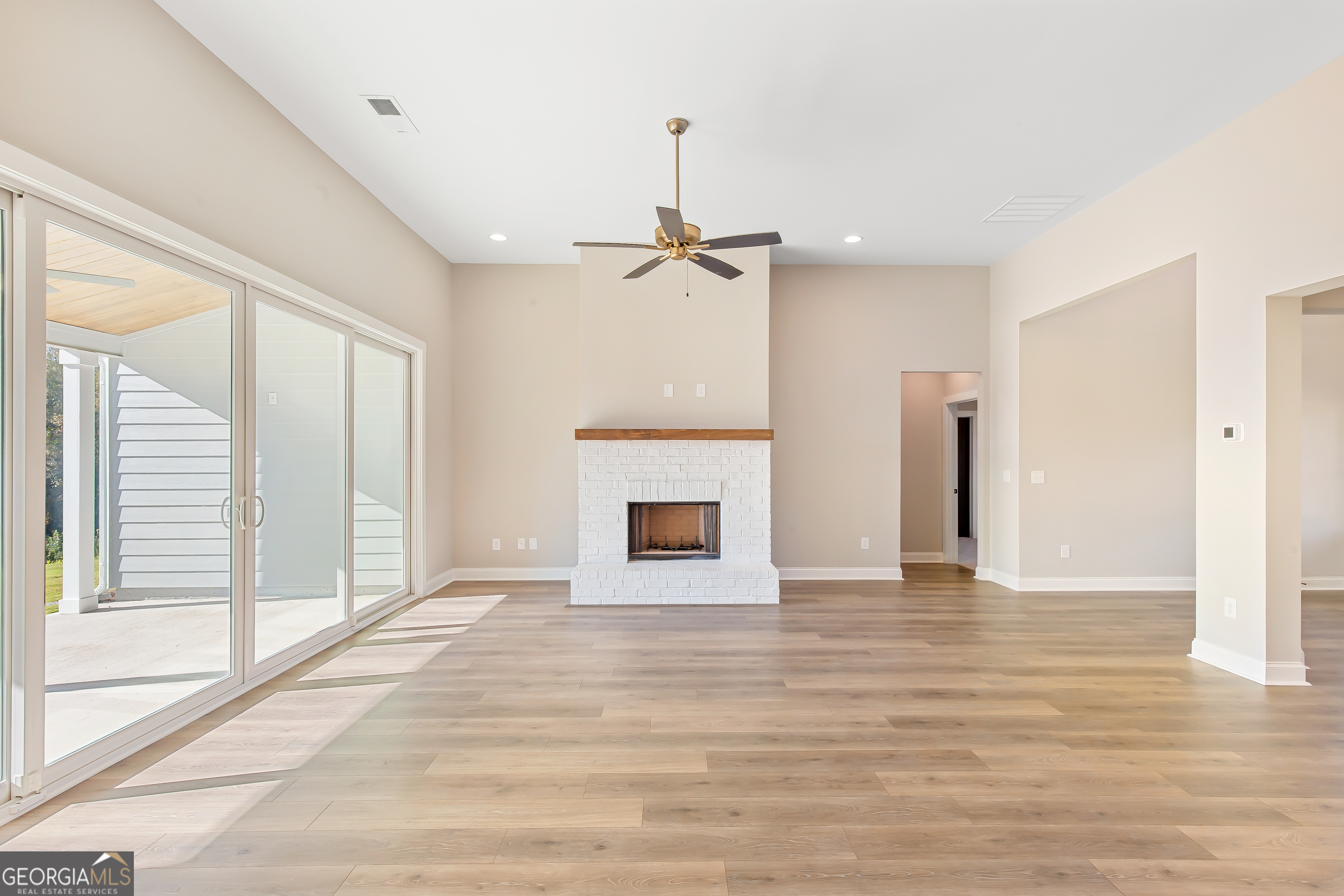 106 Red Oak LN