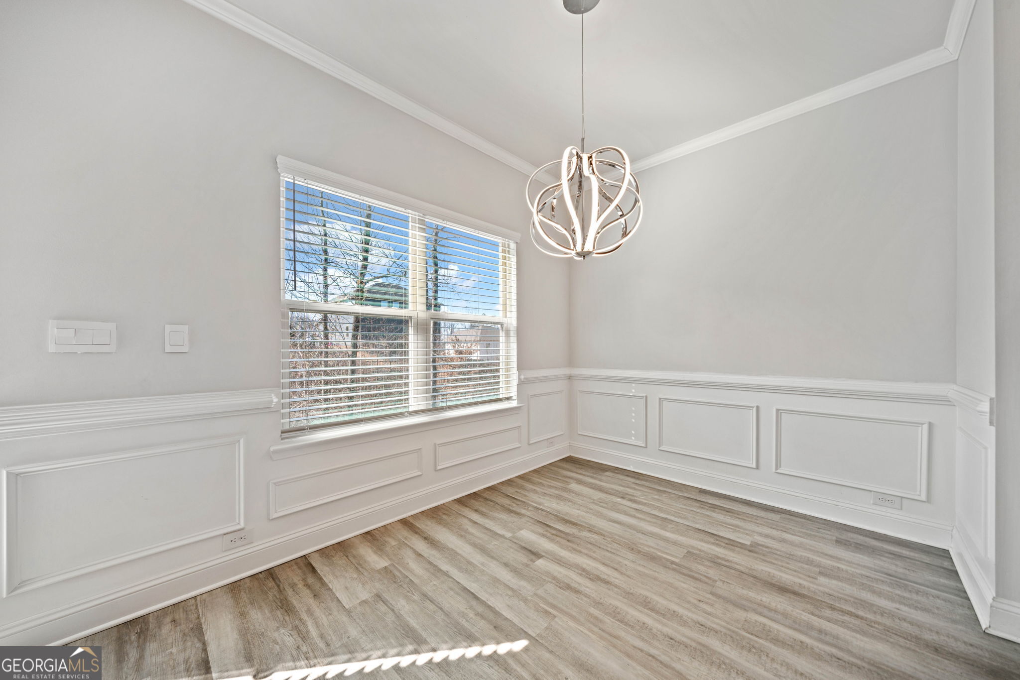 Dawsonville, Georgia 30534, United States, 5 Bedrooms Bedrooms, ,4 BathroomsBathrooms,Residential,Active,77535