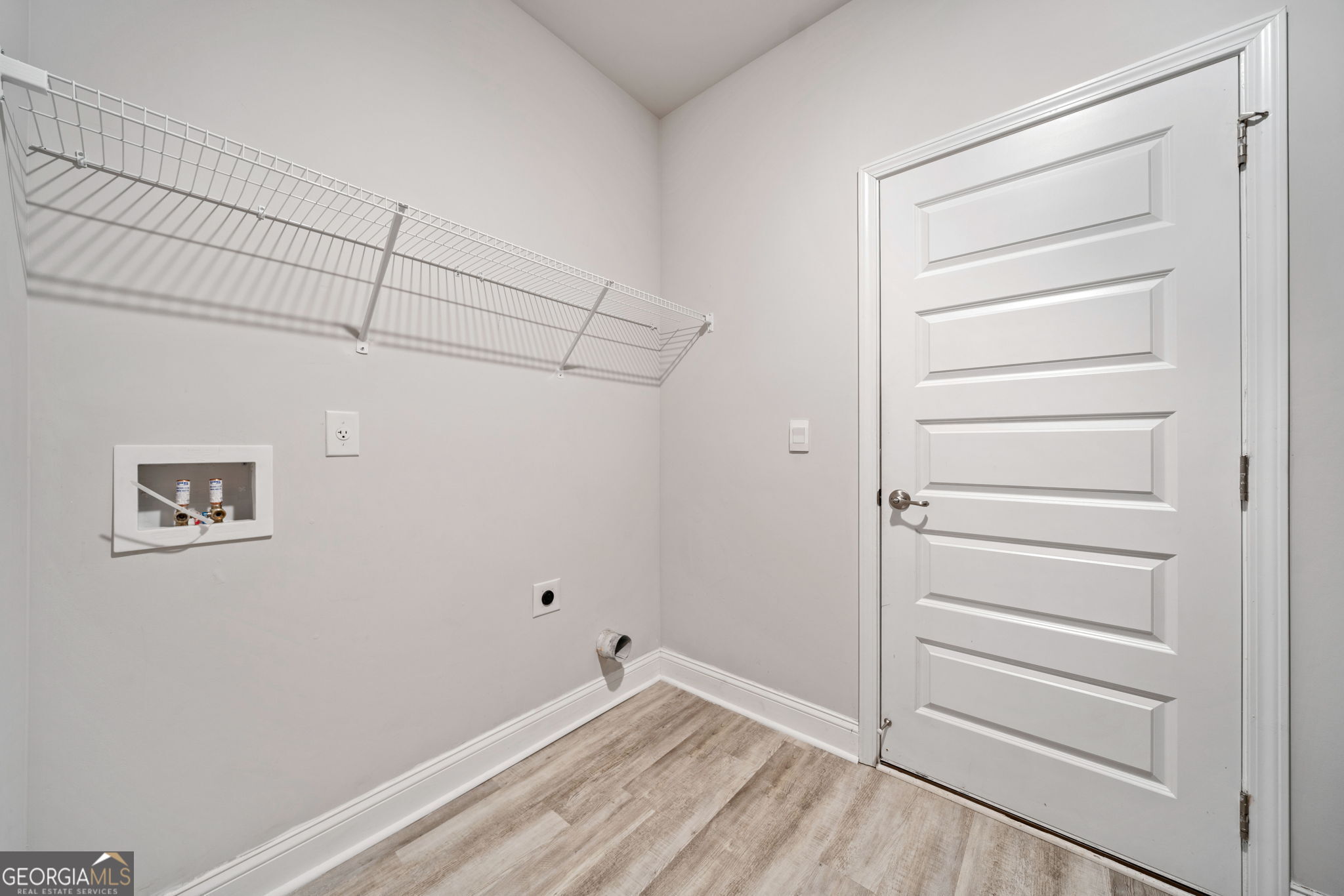 Dawsonville, Georgia 30534, United States, 5 Bedrooms Bedrooms, ,4 BathroomsBathrooms,Residential,Active,77535