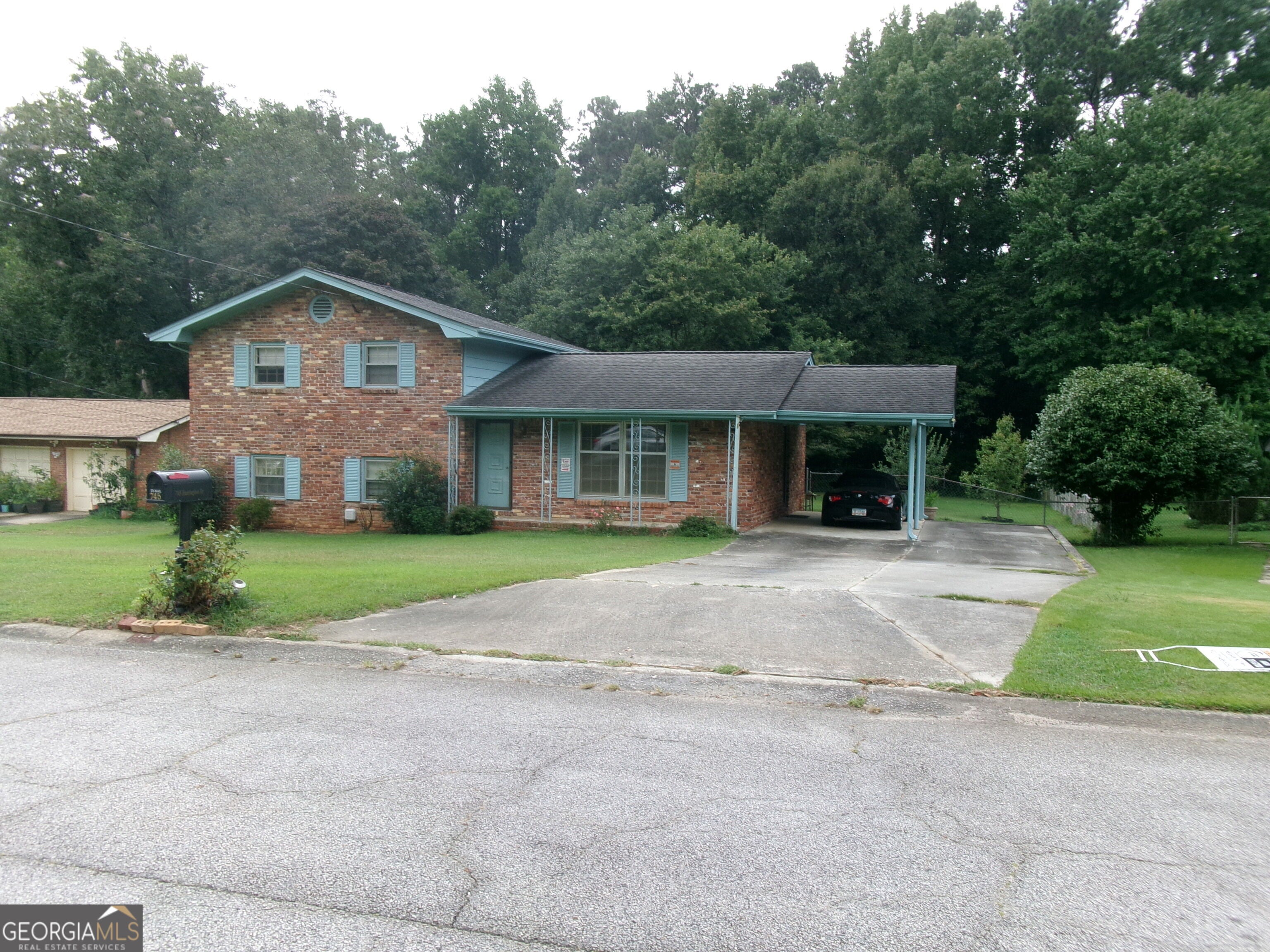745 Huntingdon DR