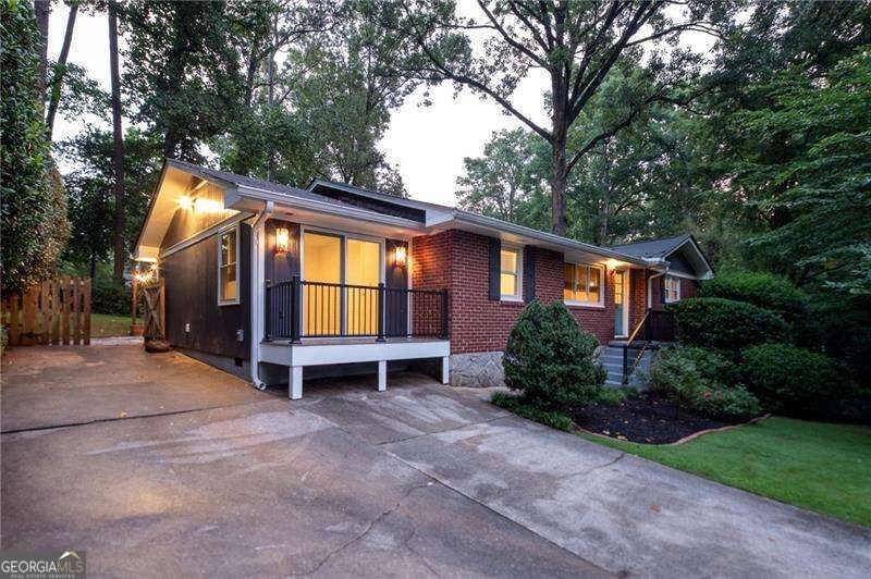 1170 N Druid Woods CT