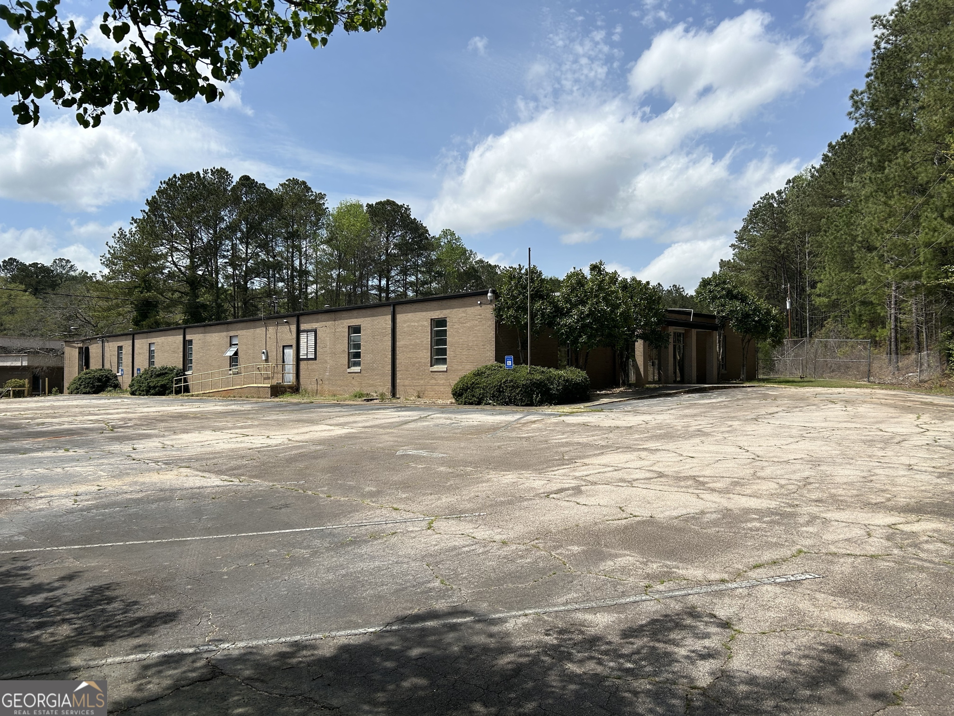 304 Fort DR