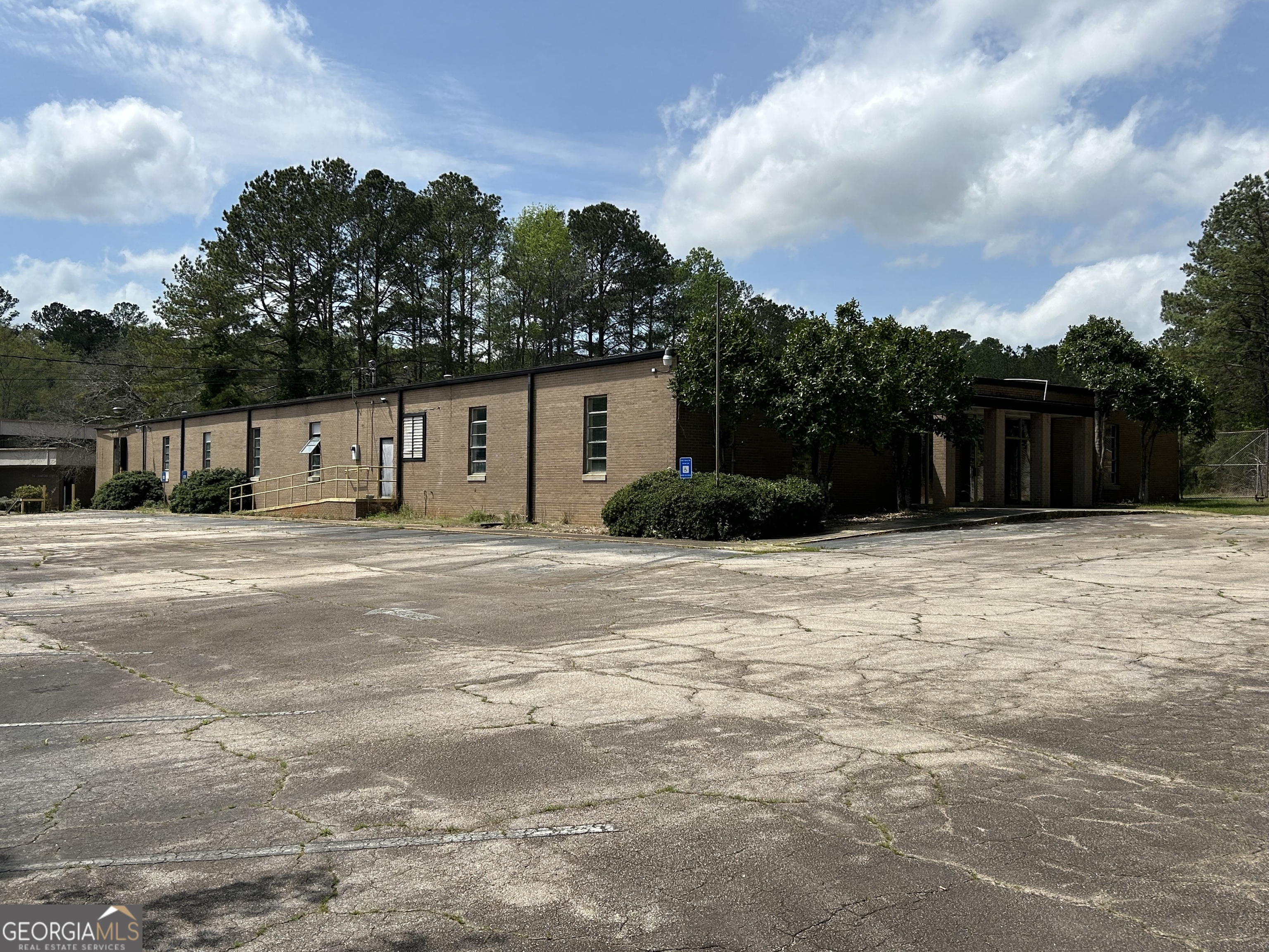 304 Fort DR