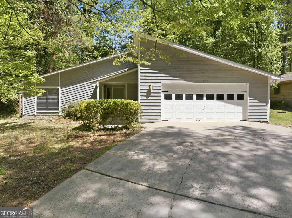 Photo of 375 Creekside Court, Roswell, GA 30076 (MLS # 10738838)