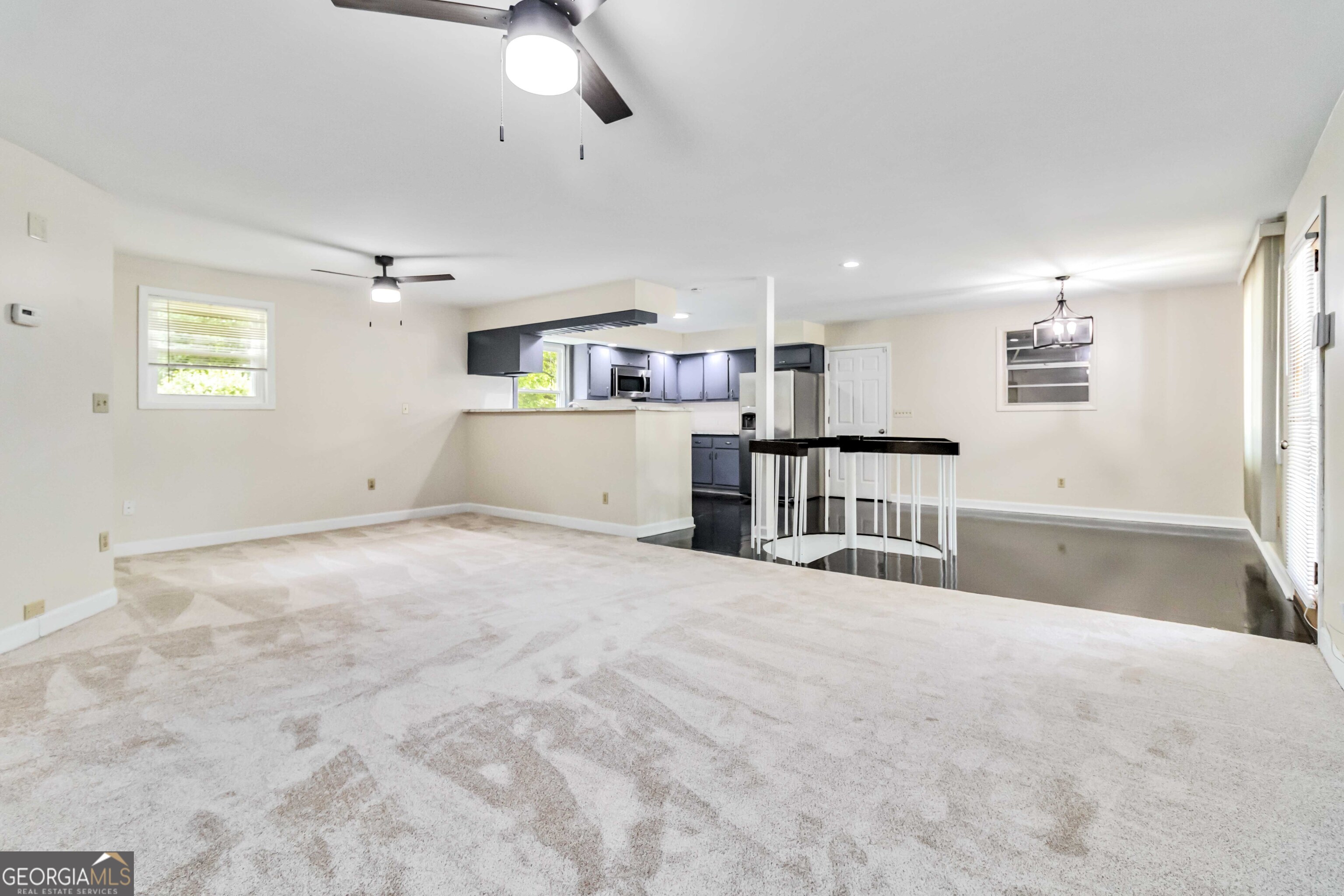 339 Diane DR SE
