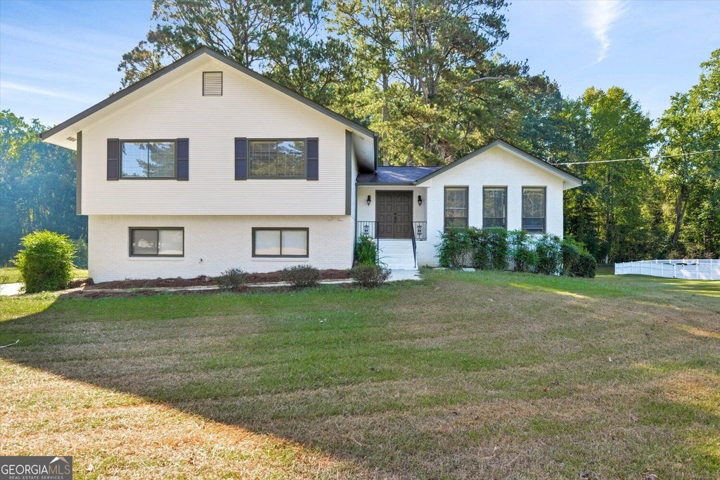 Photo of 150 Thornton Drive, Fayetteville, GA 30214 (MLS # 10870306)