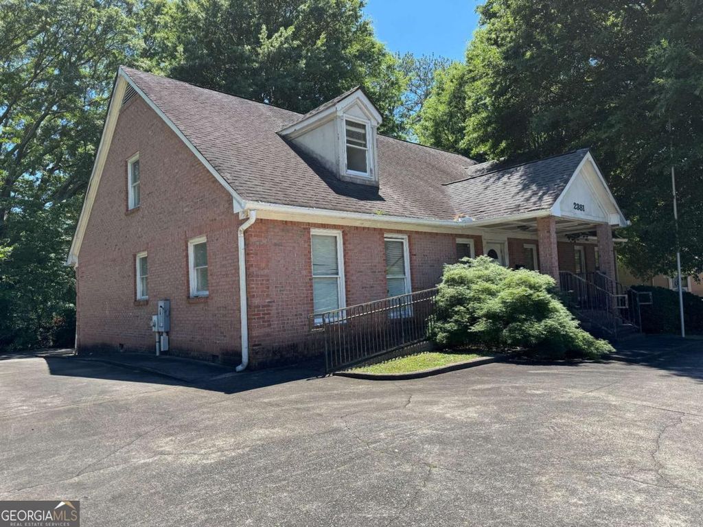 Photo of 2381 Shallowford Terrace, Atlanta, GA 30341 (MLS # 10804940)
