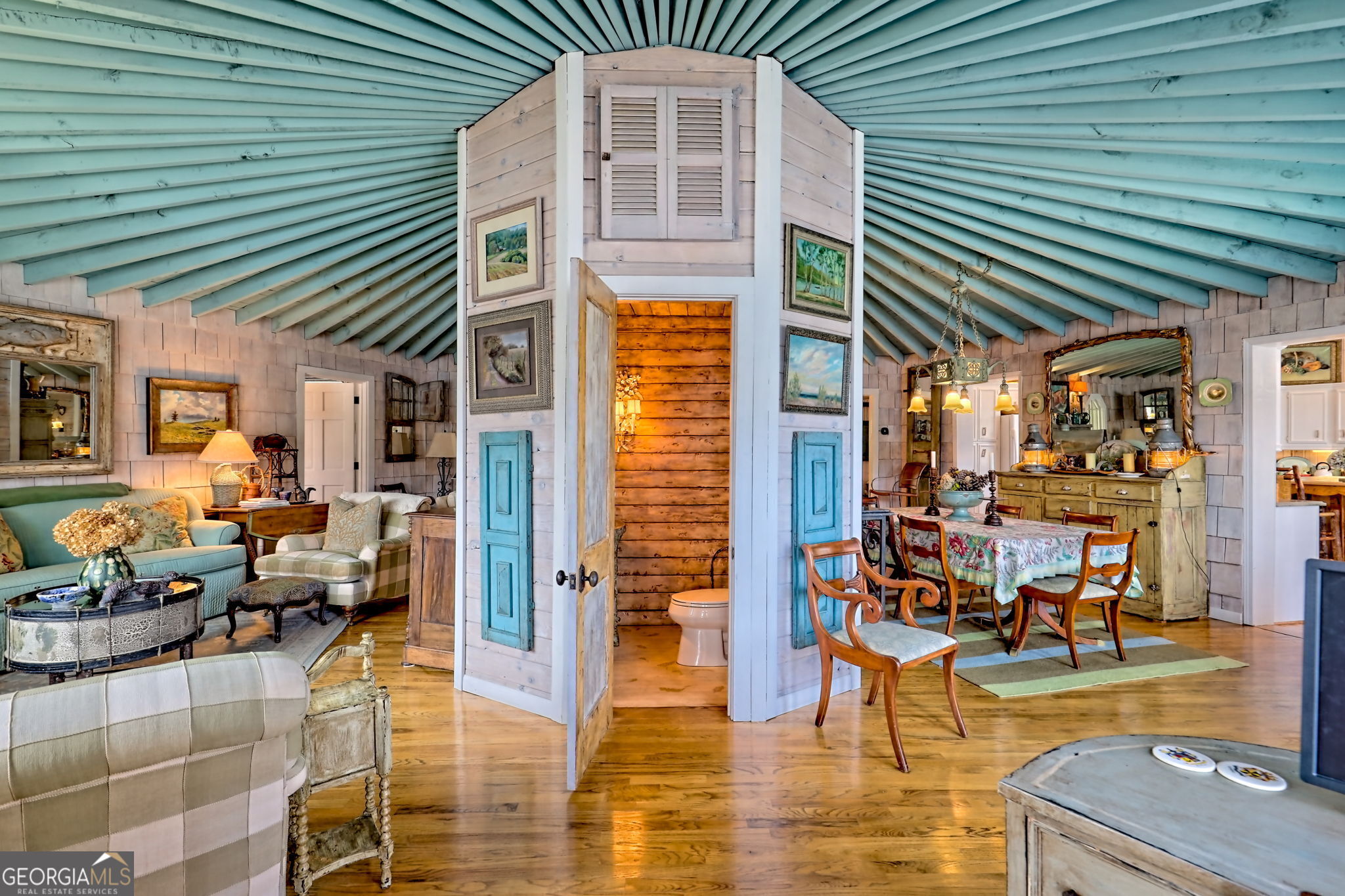 Clayton, Georgia 30525, United States, 4 Bedrooms Bedrooms, ,5 BathroomsBathrooms,Residential,Active,111645