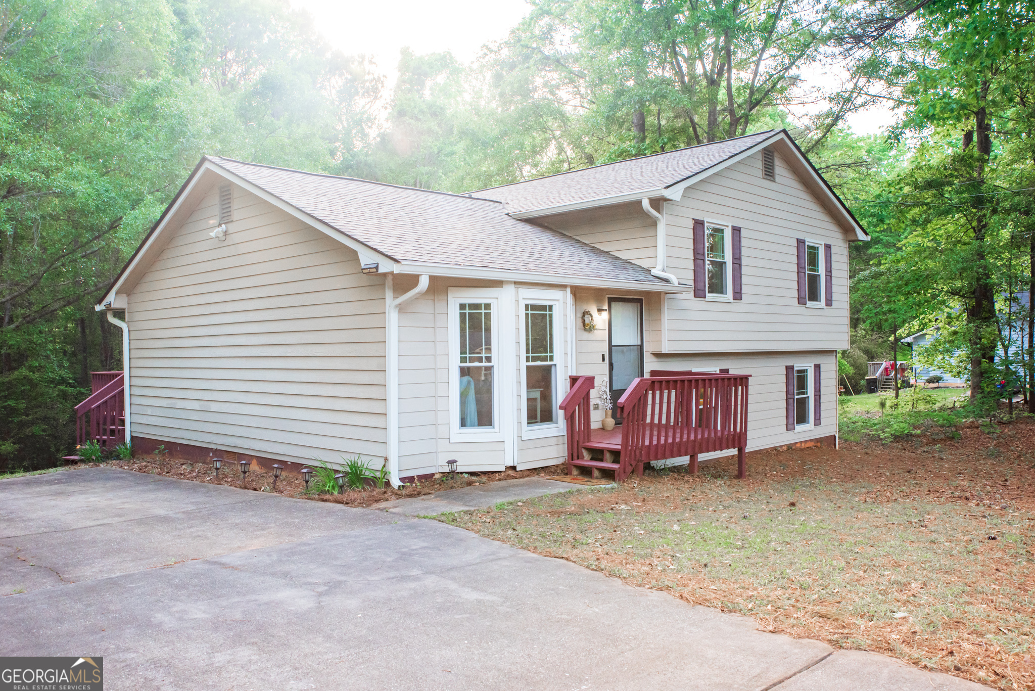 180 Beverly Park CT