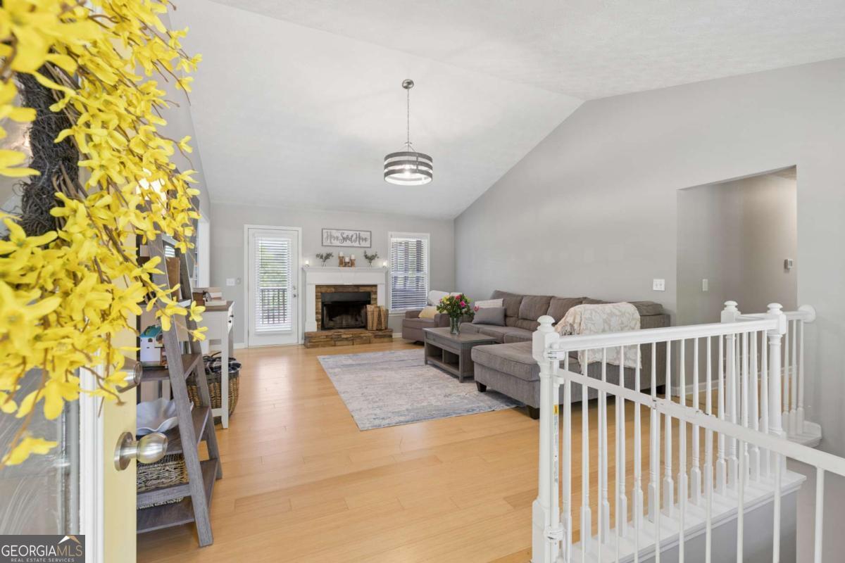 135 Chimney WAY