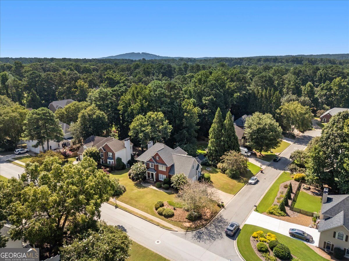 766 Braidwood CV NW