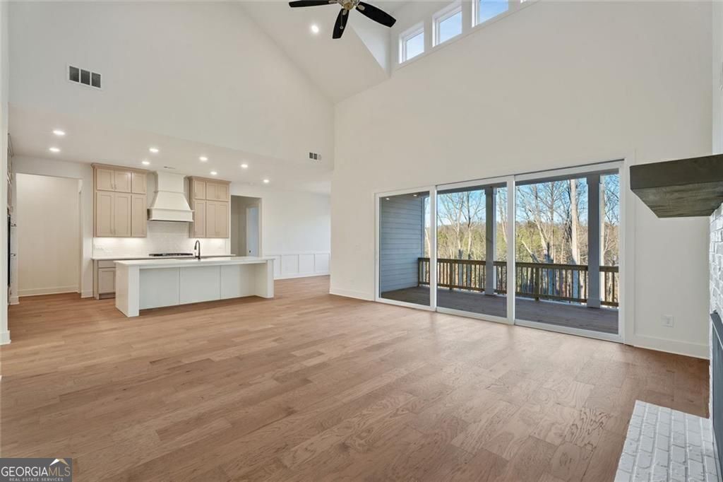 Gainesville, Georgia 30506, United States, 5 Bedrooms Bedrooms, ,5 BathroomsBathrooms,Residential,Active,222255