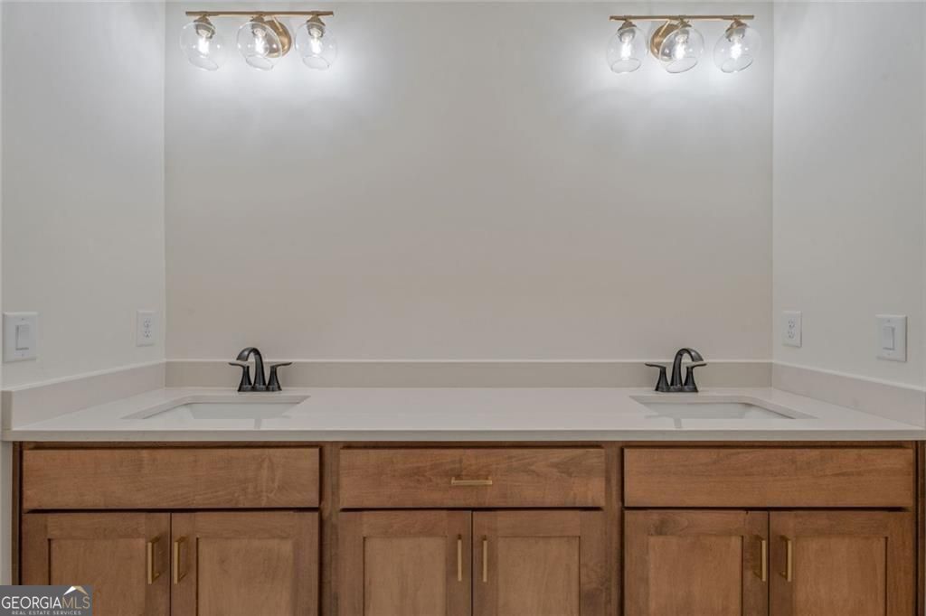 Gainesville, Georgia 30506, United States, 5 Bedrooms Bedrooms, ,5 BathroomsBathrooms,Residential,Active,222255