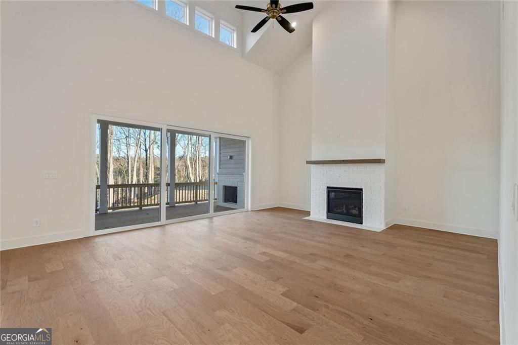 Gainesville, Georgia 30506, United States, 5 Bedrooms Bedrooms, ,5 BathroomsBathrooms,Residential,Active,222255