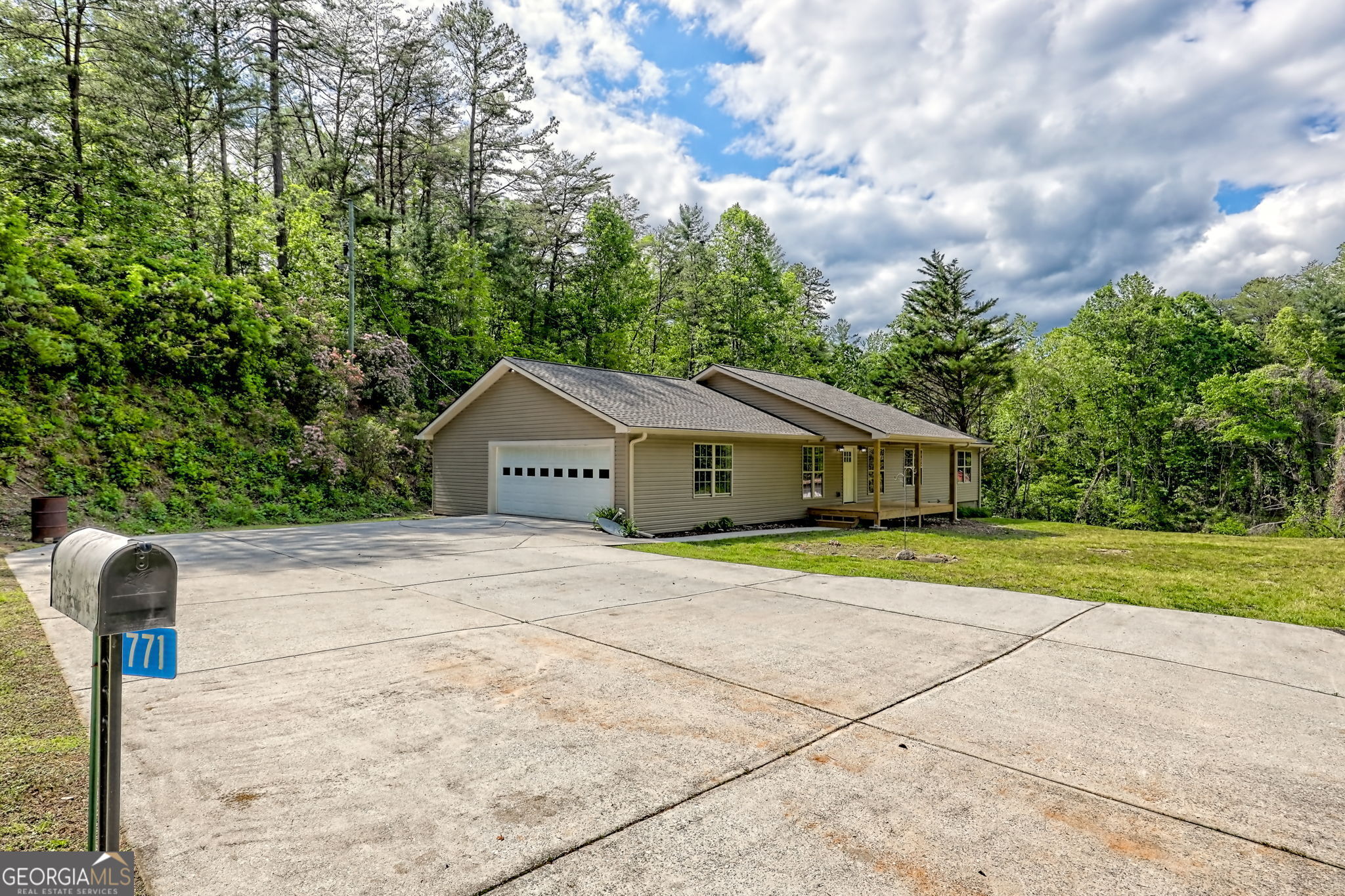 7771 E Wolf Creek RD