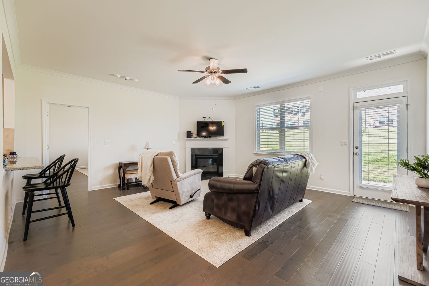 924 Dexter DR