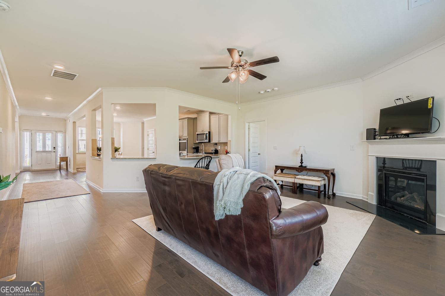 924 Dexter DR