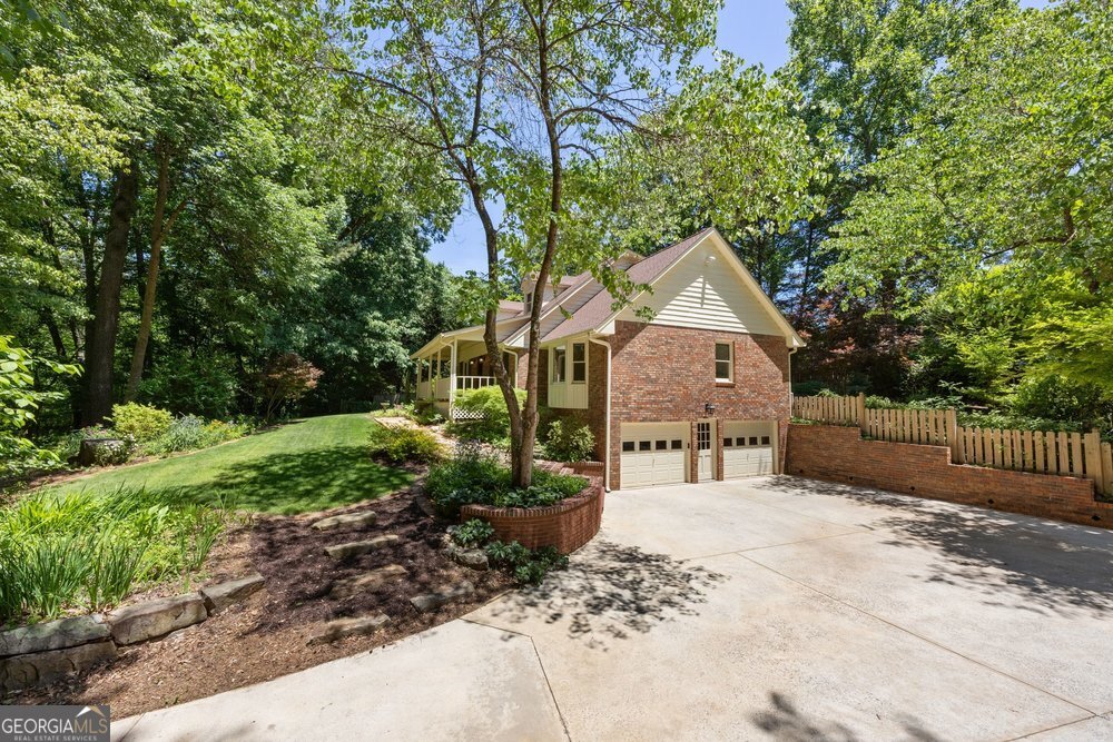 2600 Mack Dobbs RD NW