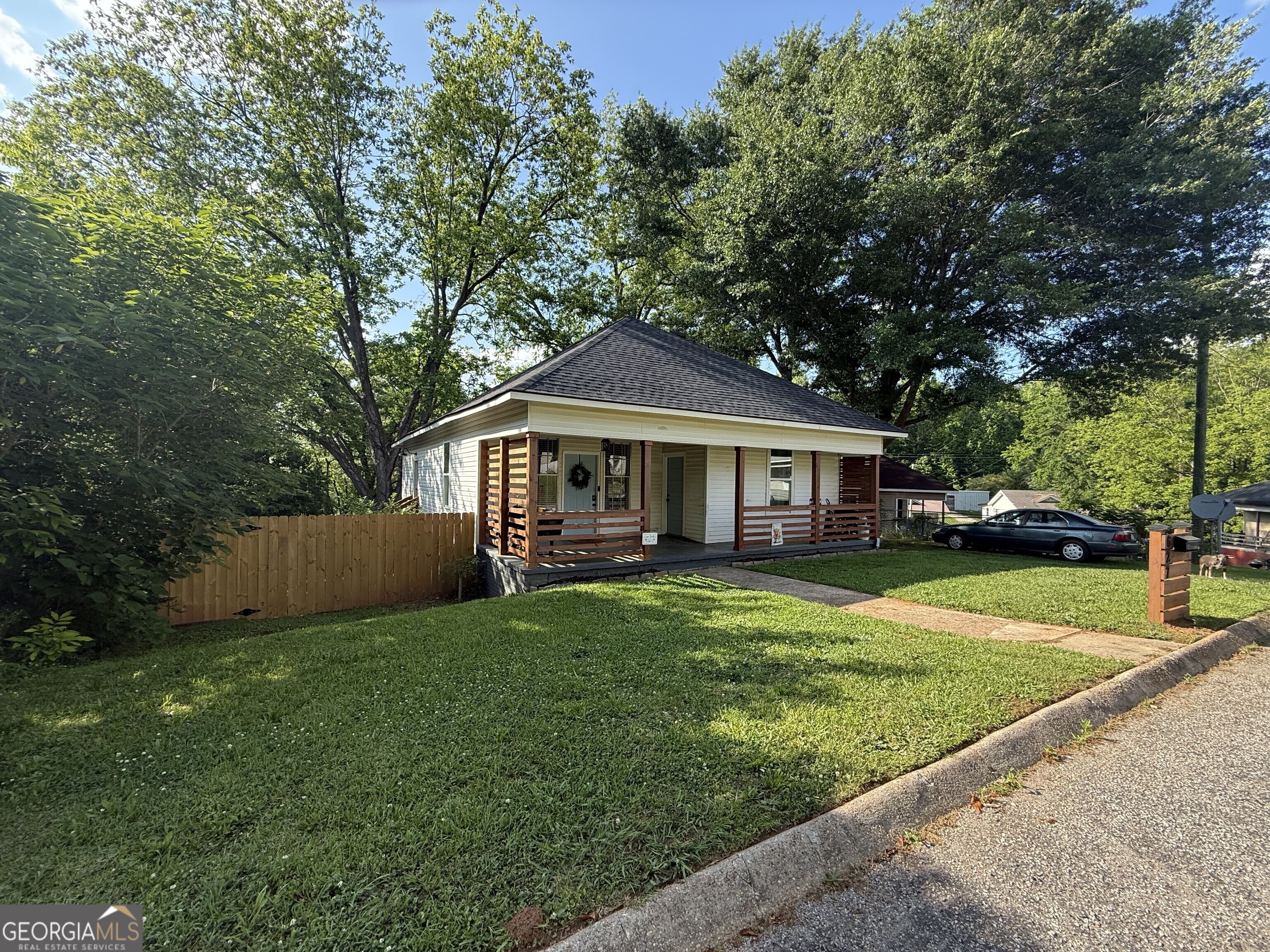 Listing image 1