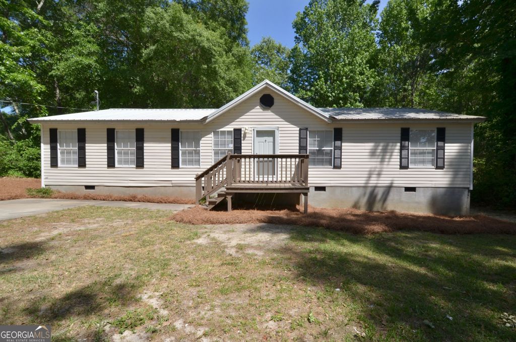 Photo of 810 Stoney Ridge Dr, East Dublin, GA 31027 (MLS # 10741299)