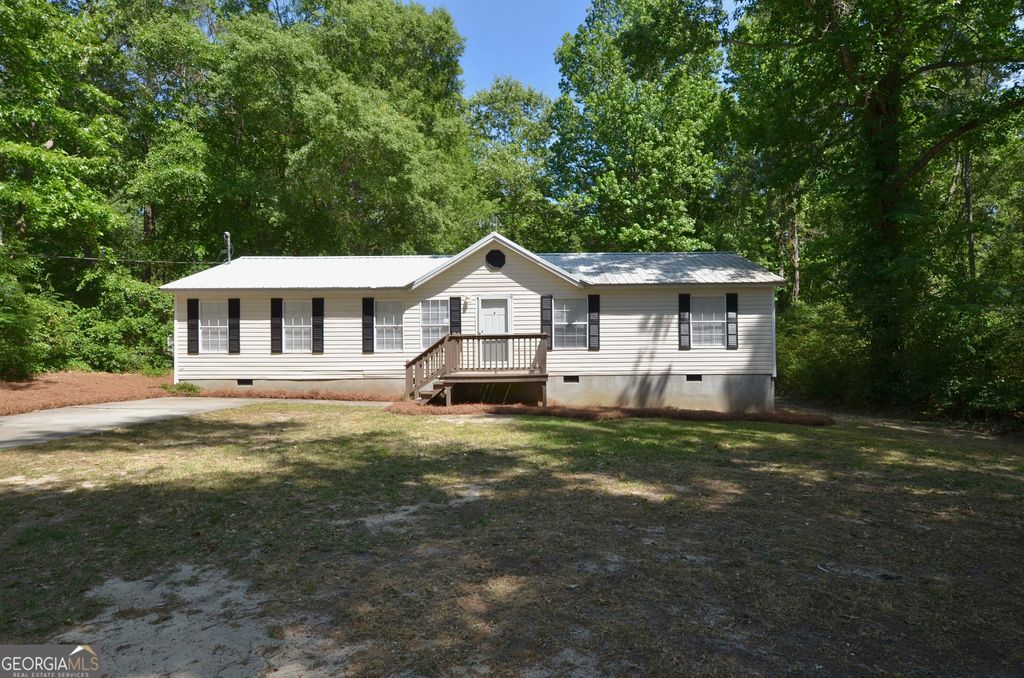Photo of 810 Stoney Ridge Dr, East Dublin, GA 31027 (MLS # 10741299)