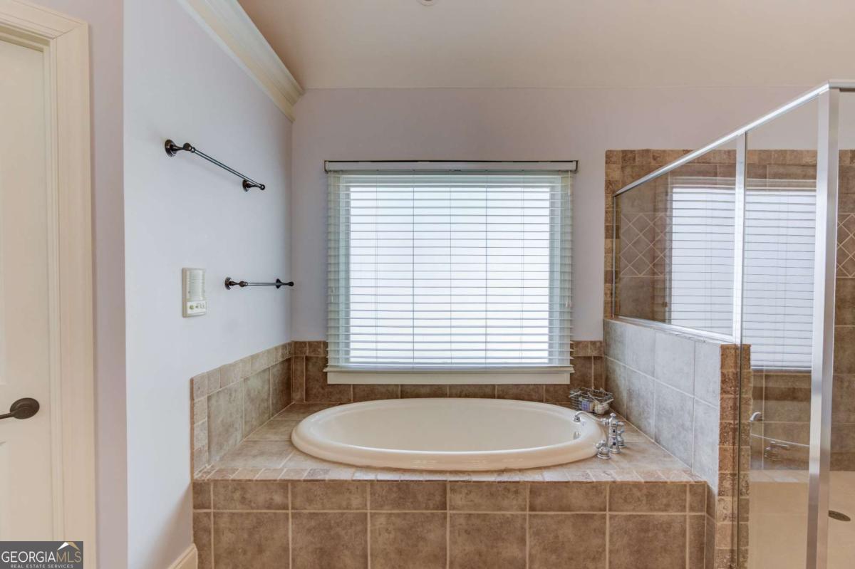 LAKE ASTORIA - Residential