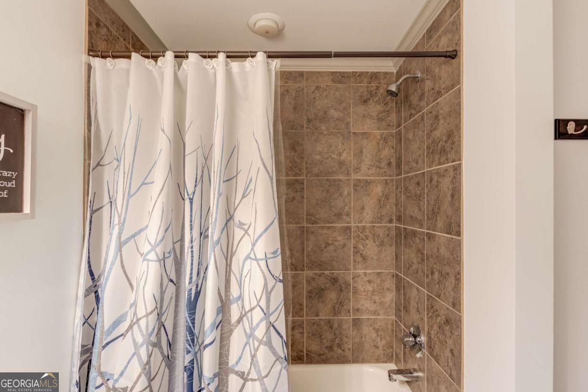 LAKE ASTORIA - Residential