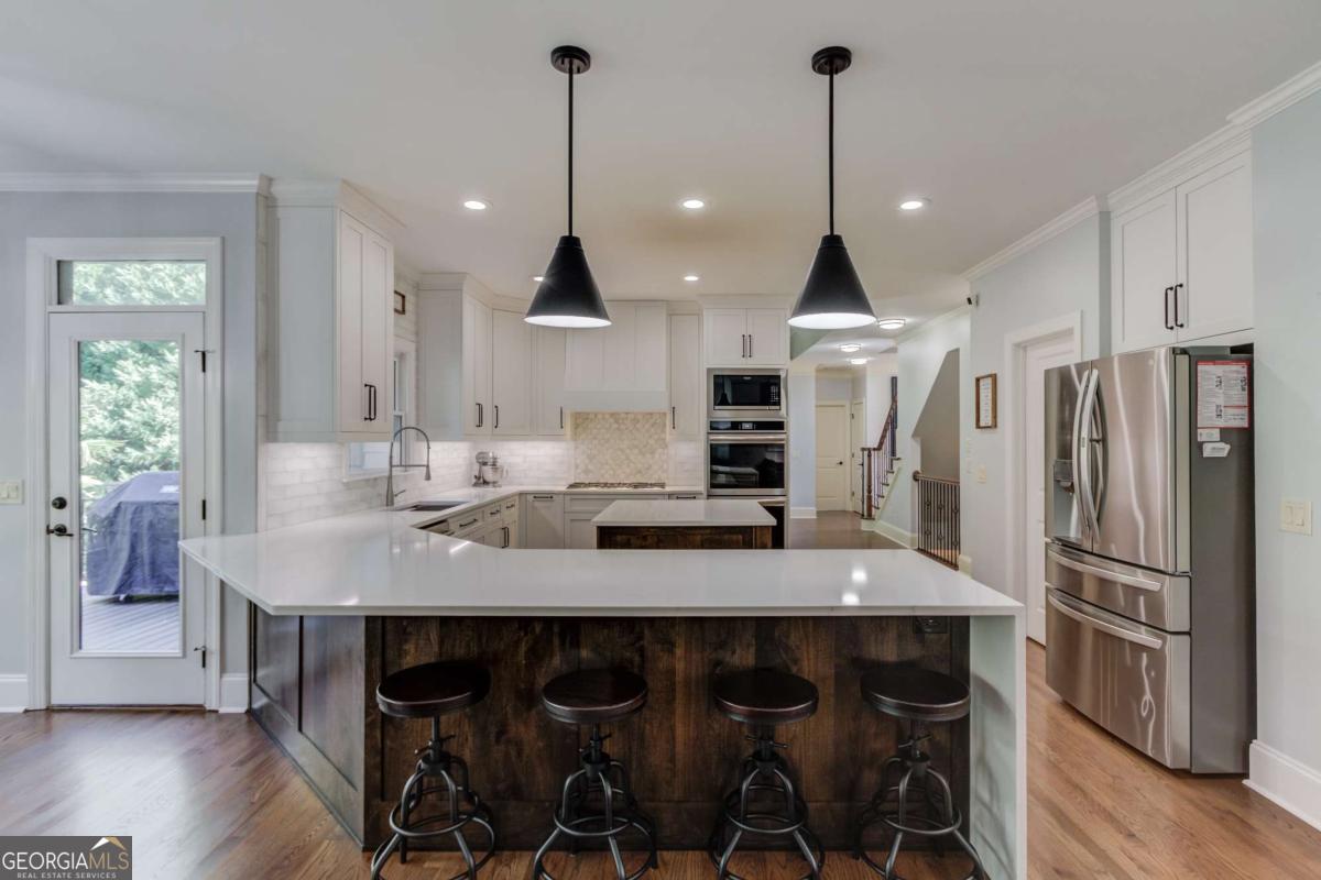 LAKE ASTORIA - Residential