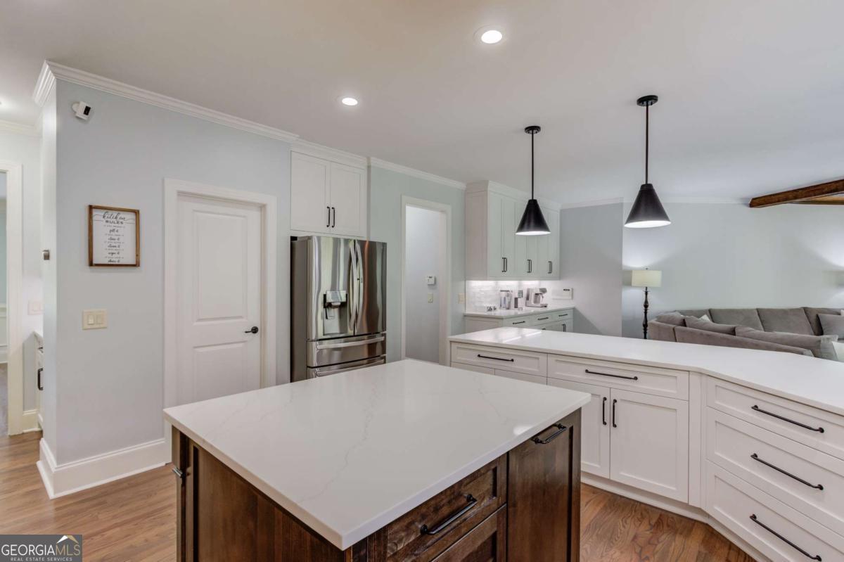 LAKE ASTORIA - Residential