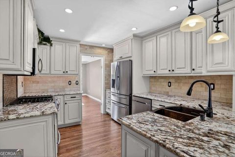 1352 Sheffield Glen WAY NE Atlanta GA 30329