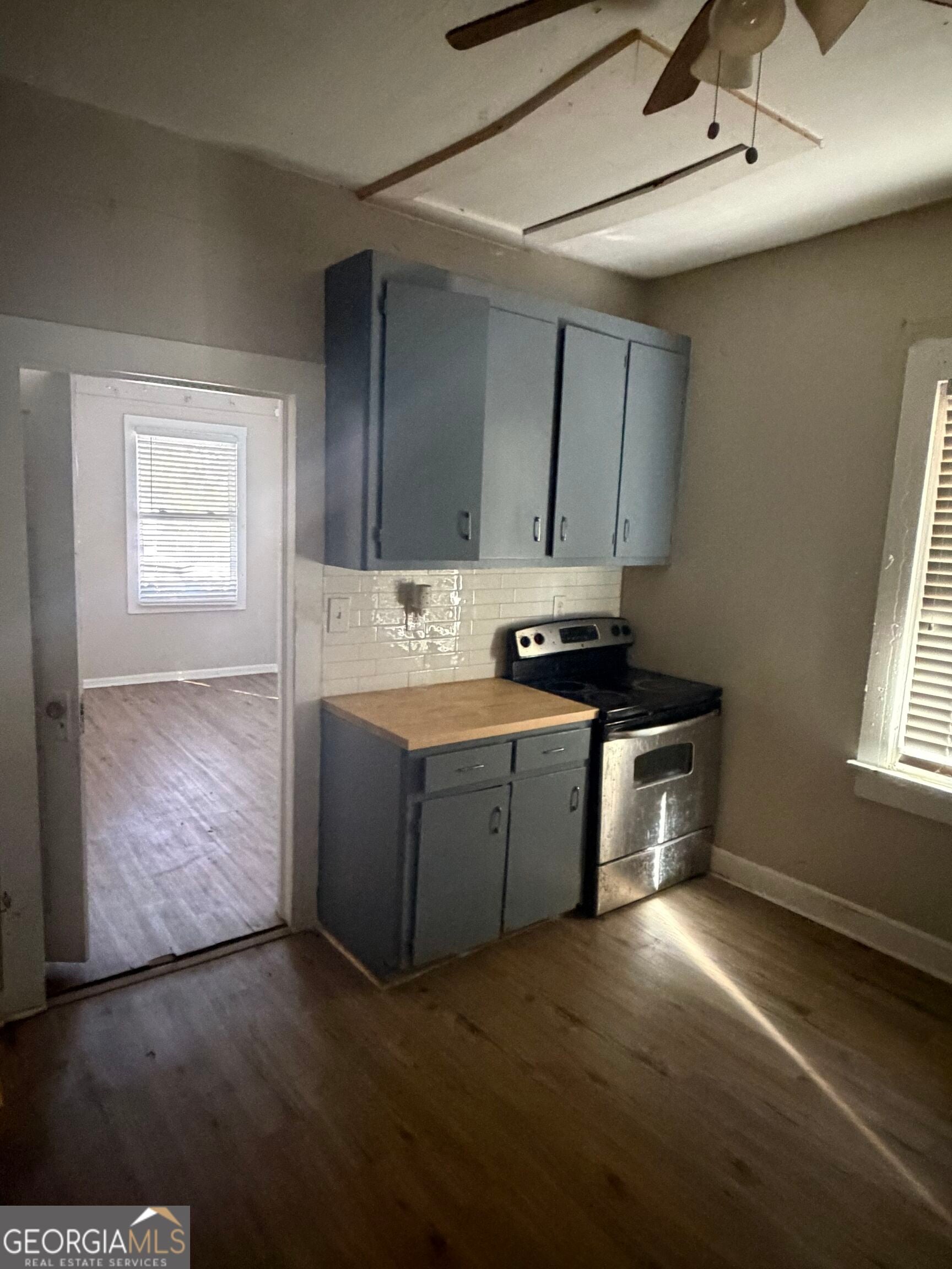405 Green AVE