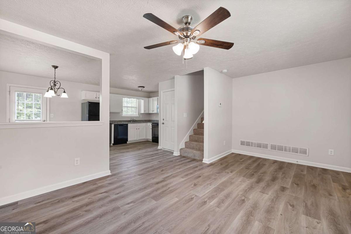 34 Canter LN