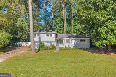 Photo of 641 Favorwood Dr, Marietta, GA 30060 (MLS # 10618290)