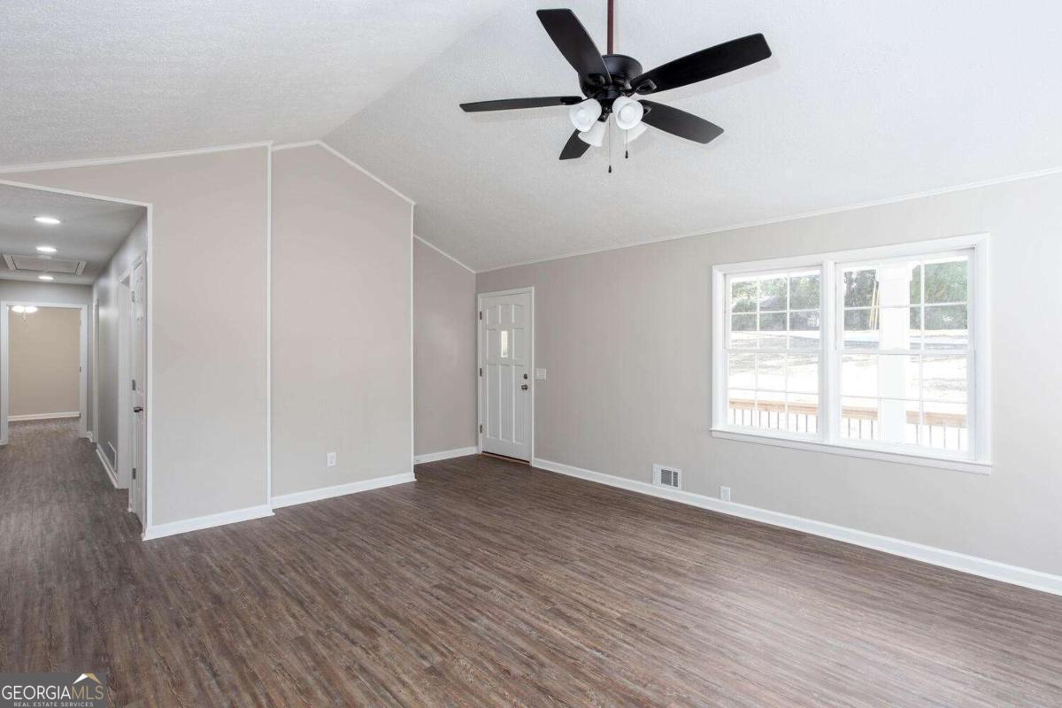 2099 Scott RD