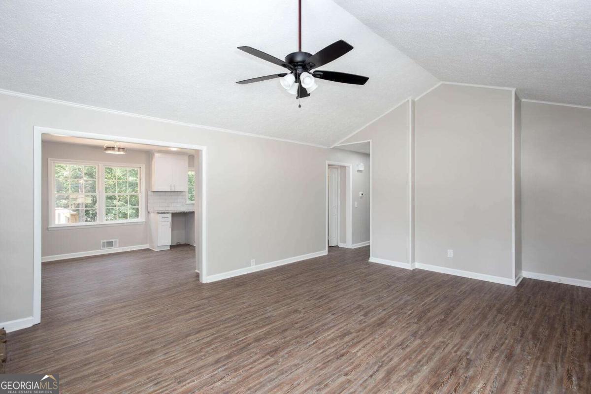 2099 Scott RD