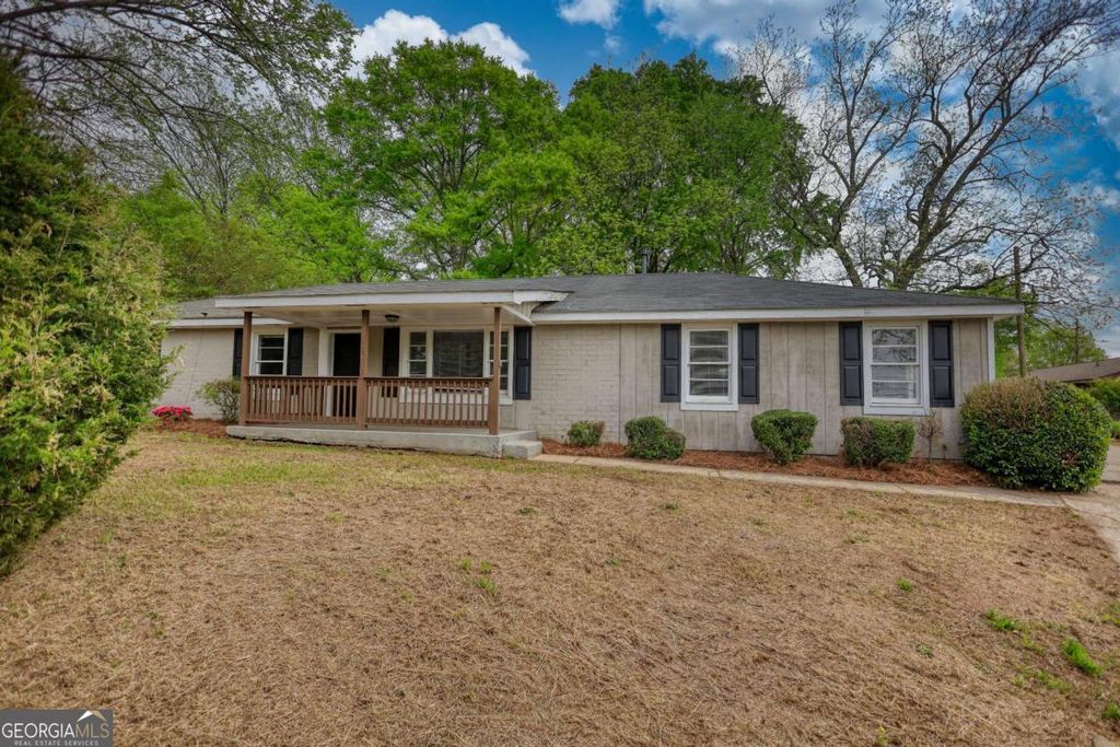 Photo of 180 Capitol Avenue, Winder, GA 30680 (MLS # 10800715)