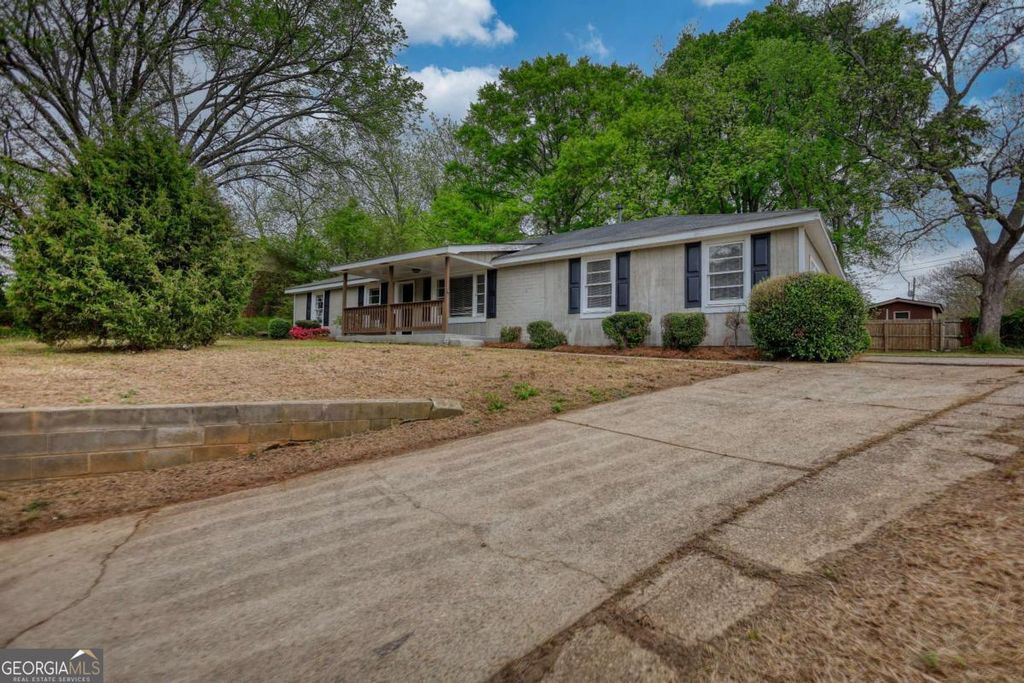 Photo of 180 Capitol Avenue, Winder, GA 30680 (MLS # 10800715)