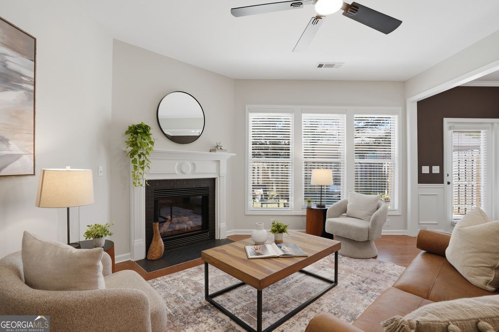 Photo of 725 Duberry Street, Alpharetta, GA 30004 (MLS # 10729027)