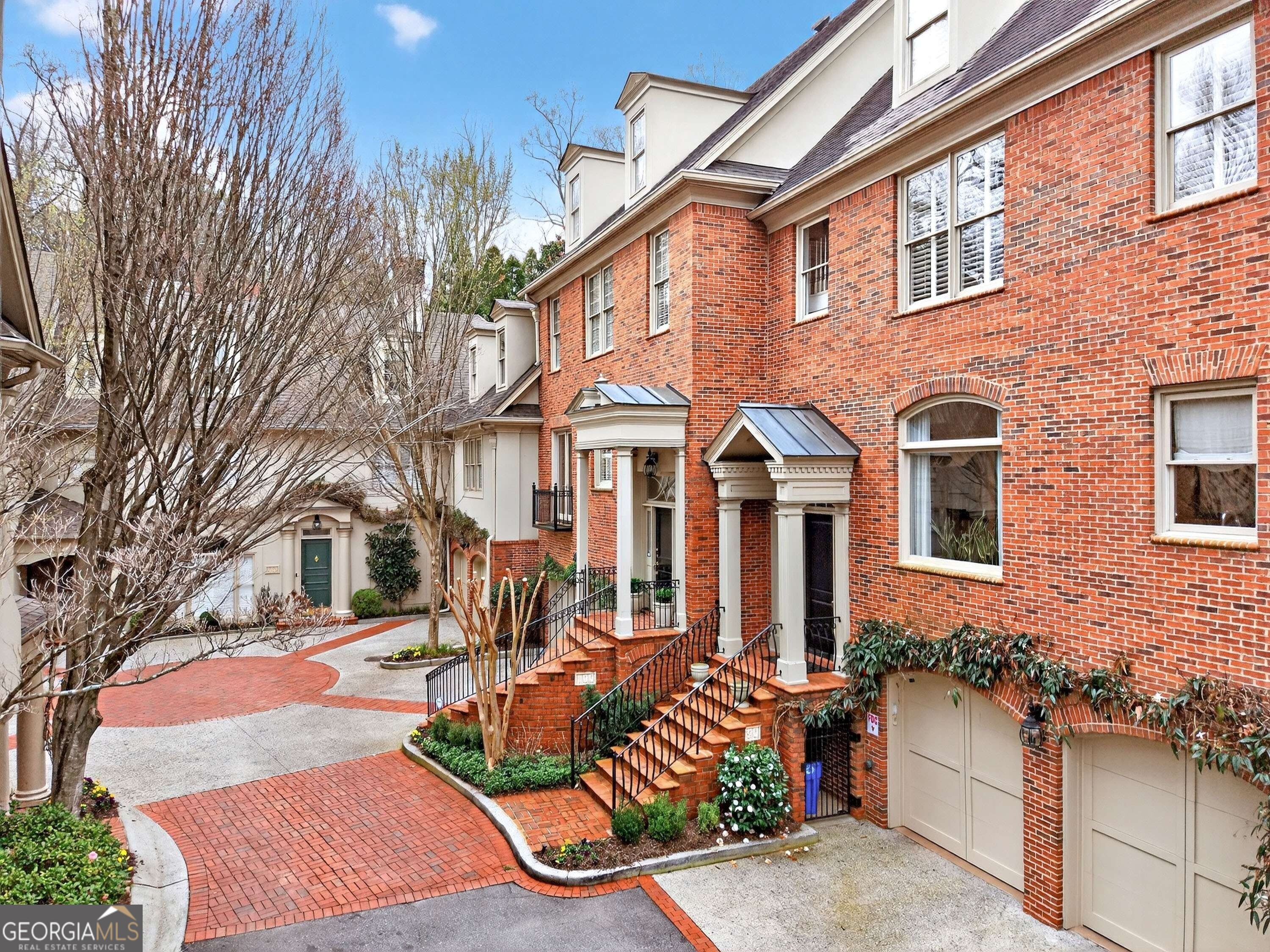 78 Lindbergh DR NE 100