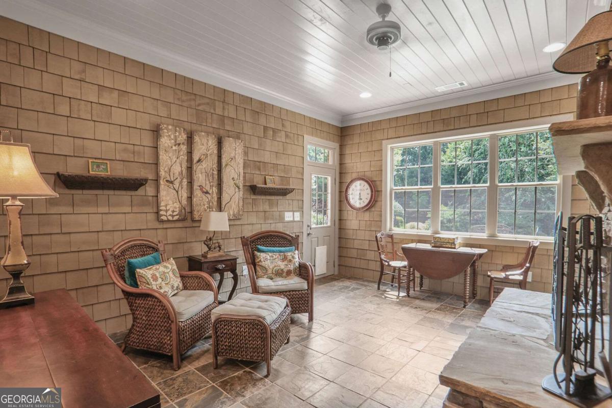 6054 Brookhaven CIR