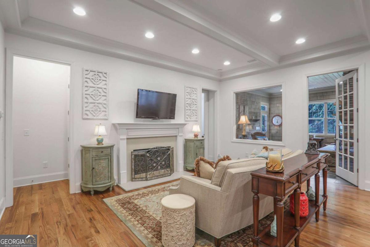 6054 Brookhaven CIR
