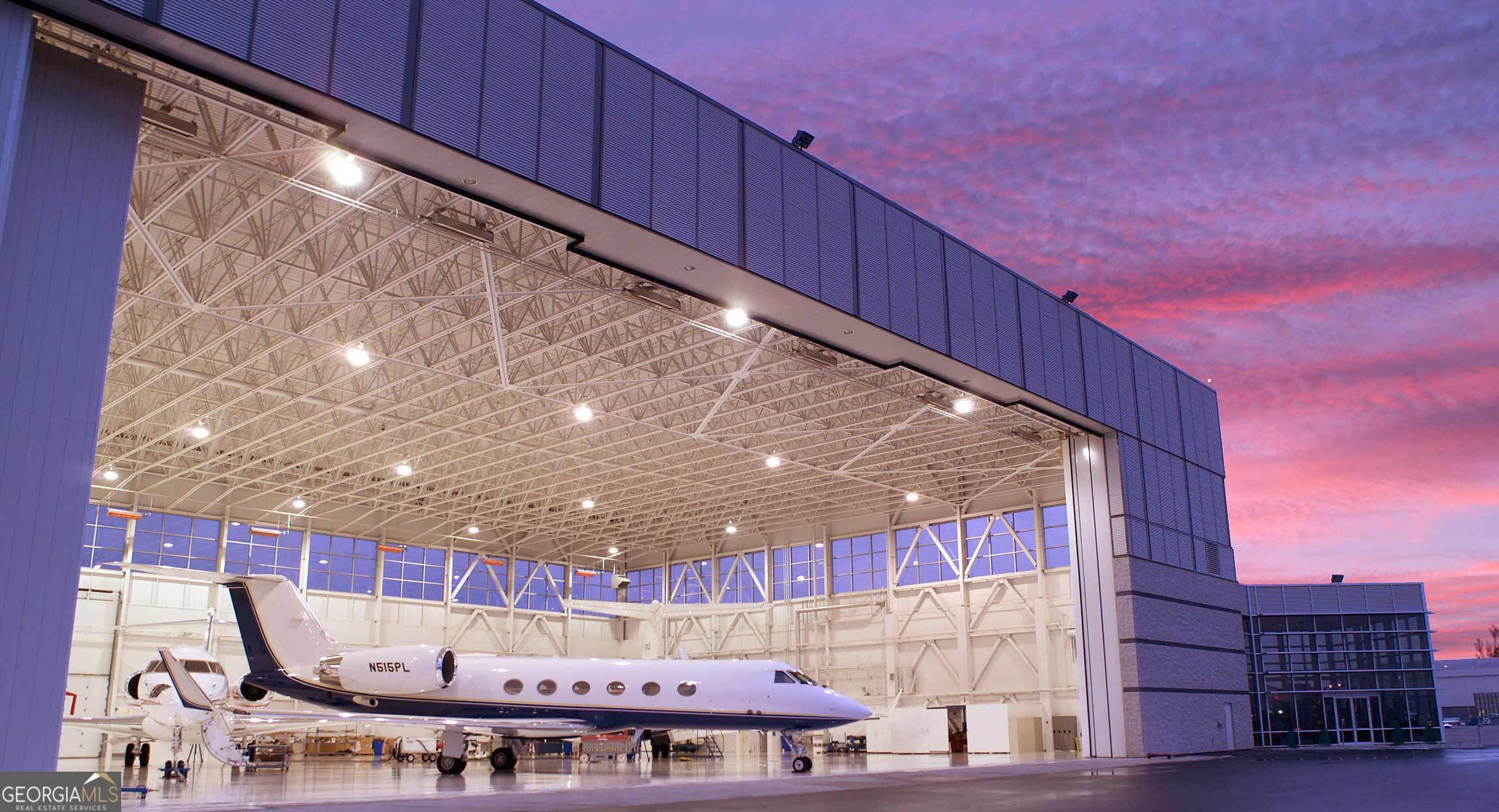 7 Hangar RD