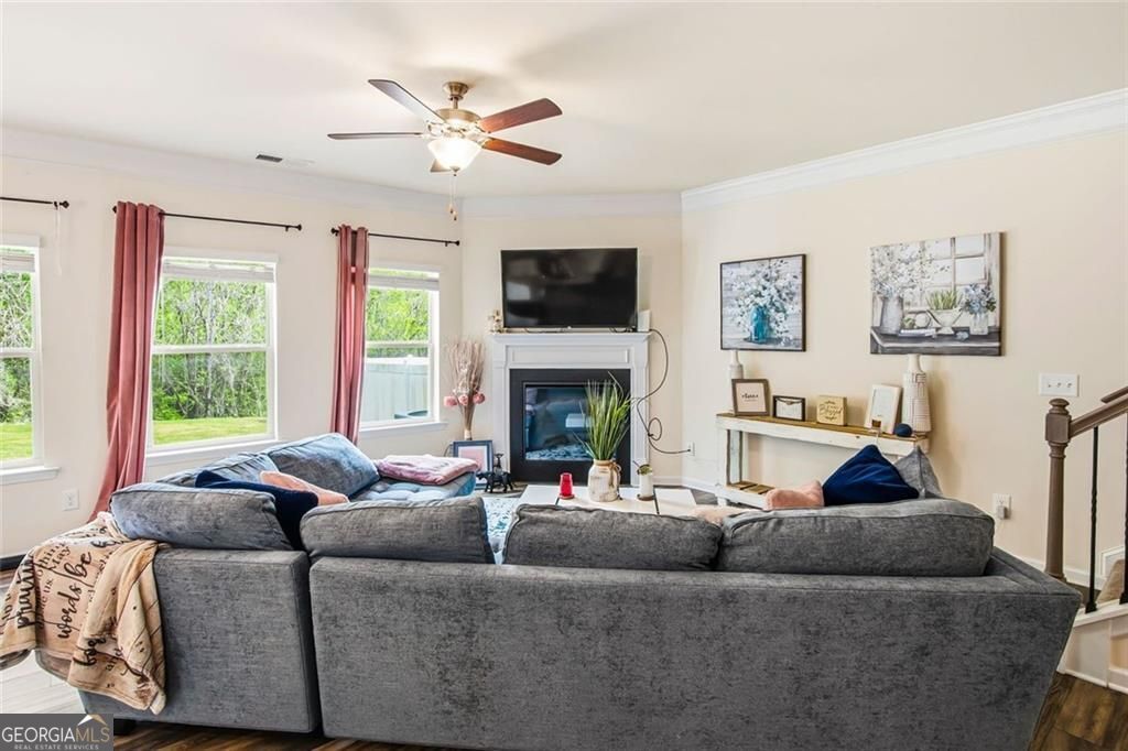 521 Crescent Woode WAY